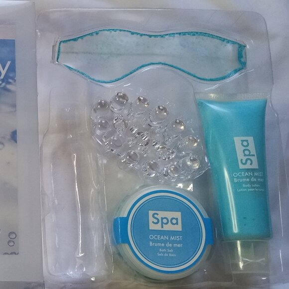 Soothing Spa Therapy Ocean Mist Body Lotion, Bath Salt, Body Massager & Eyemask - Picture 1 of 9